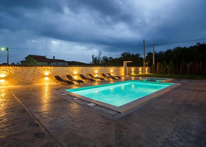 펜션 Diana 포레치