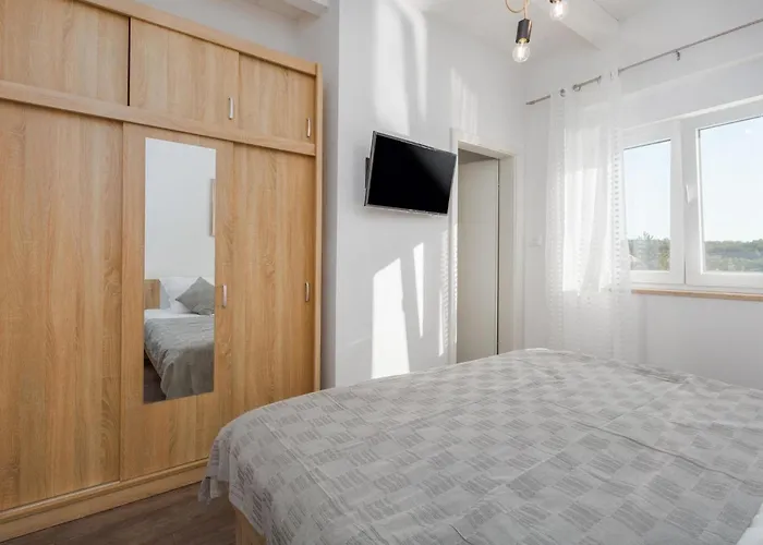 Diana Vikendica Porec