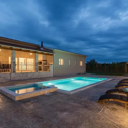 Holiday home Diana *